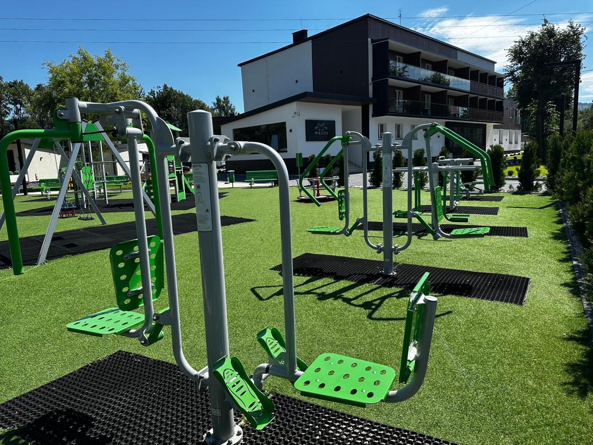 Wrzos Resort & Wellness **** Domki Caloroczne Wegierska Gorka Exteriör bild